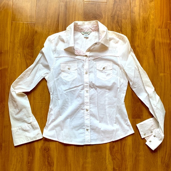 Guess Tops - 💙Guess Western Style White Snap Button Up Blouse